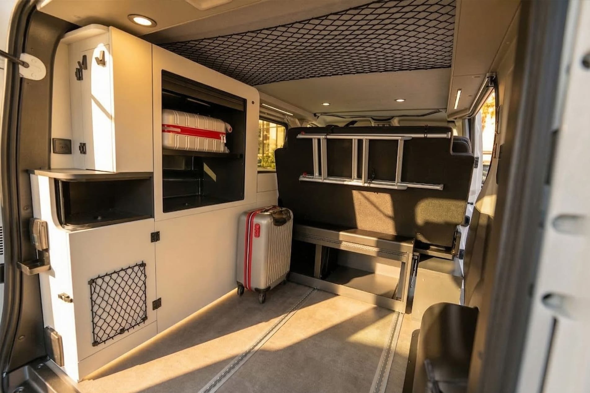 Flex 5 foto campervan 5 zitplaatsen badkamer