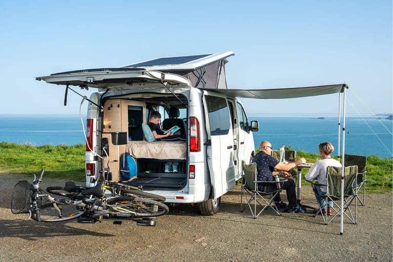 Galerij Flex 5 Confort campervan 5 zitplaatsen met trekhaak en fietsendrager