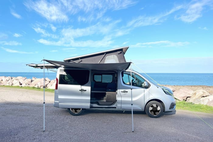 Flex PLUS: campervan met 2–4 zitplaatsen – zijluifel