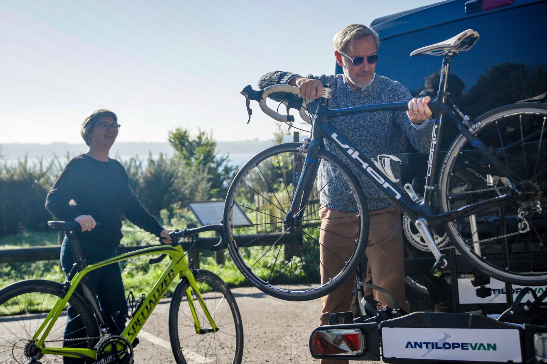 Flex PLUS: campervan met 2–4 zitplaatsen – met trekhaak en fietsendrager